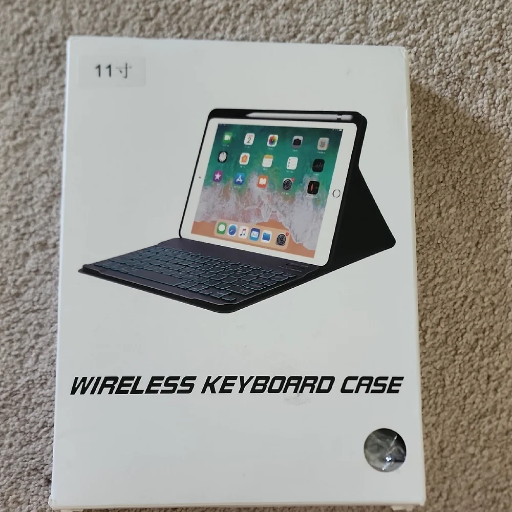 Brand New Wireless Keyboard Case for Tablets - Black For 11 Inch IPad.